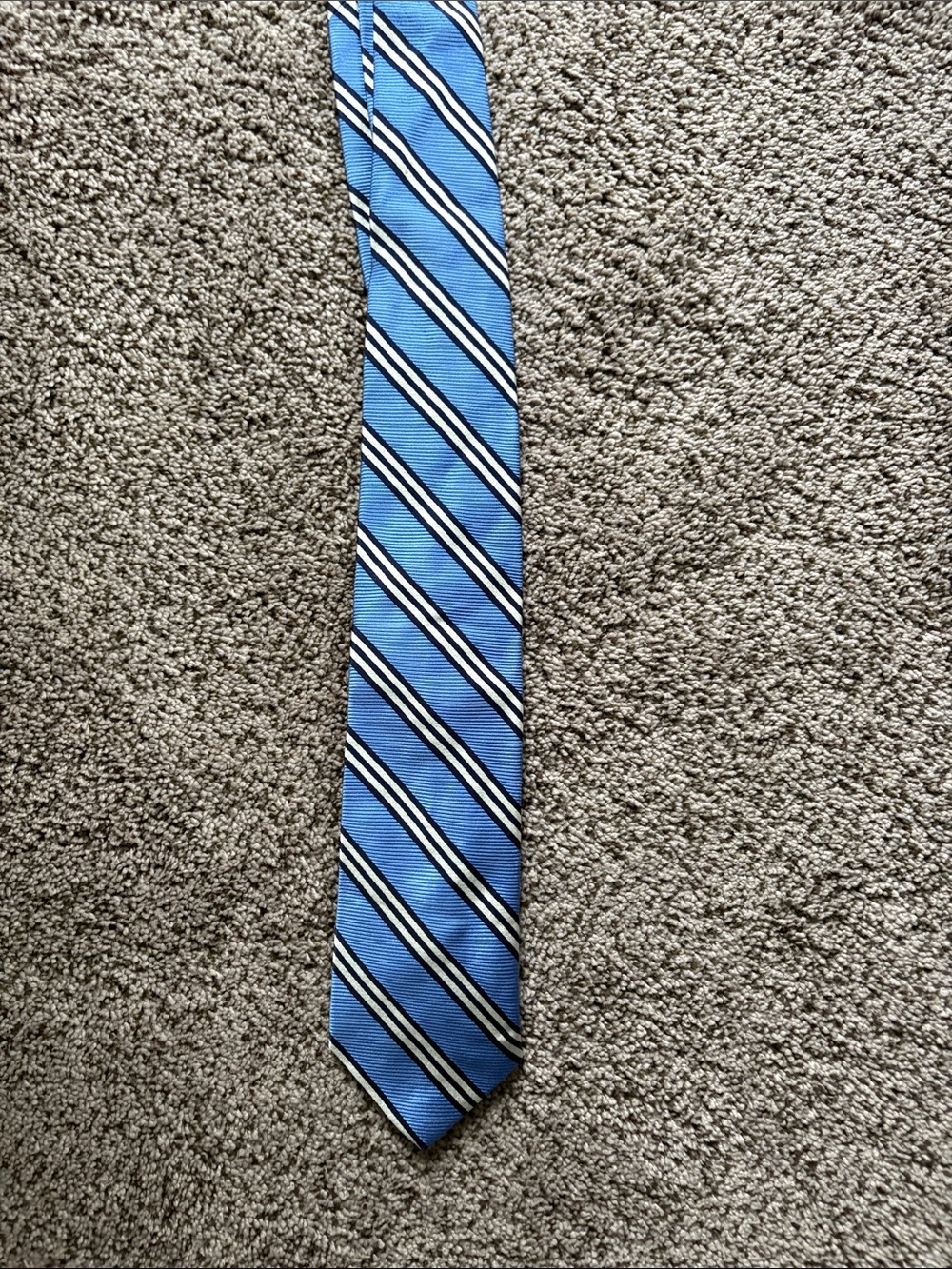 Brooks Brothers Light Blue Striped Men's Tie with White and Black Accents